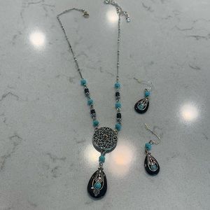 Necklace and earring set